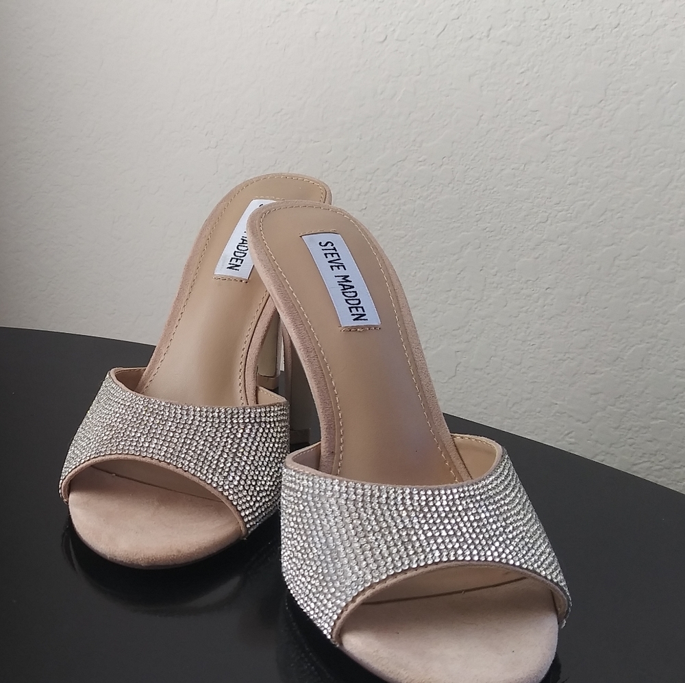 Heels - Picture 3 of 14